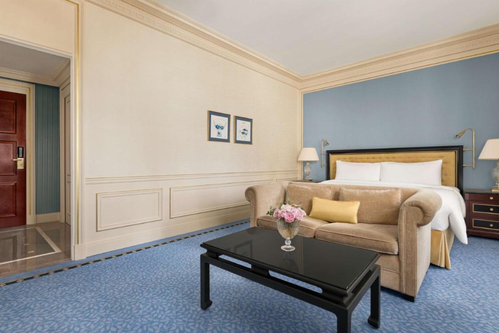 Shangri-La Hotel, Paris Image 13