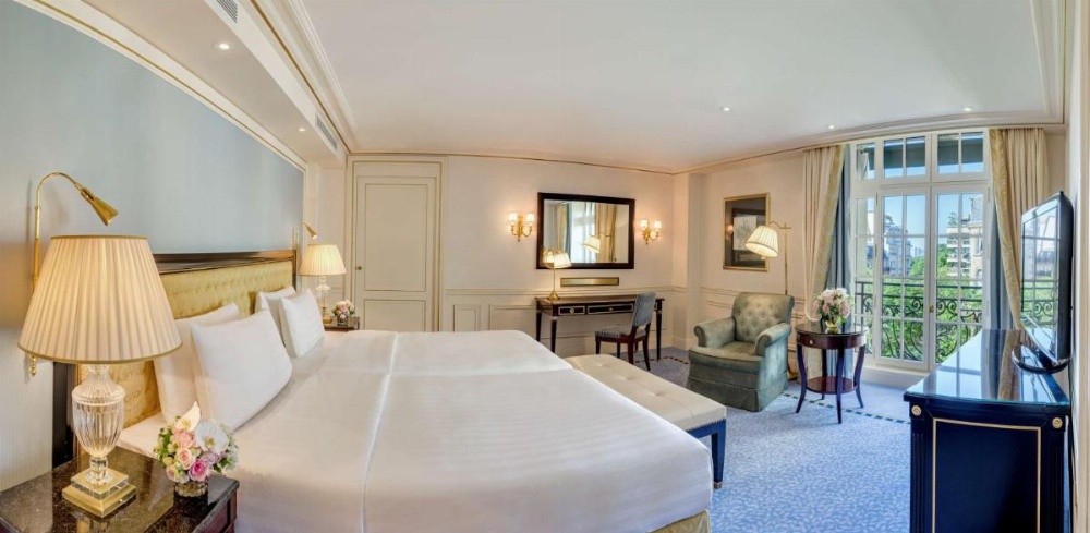 Shangri-La Hotel, Paris Image 16