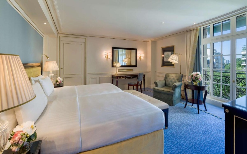 Shangri-La Hotel, Paris Image 17