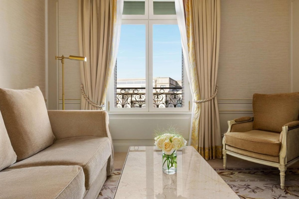 Shangri-La Hotel, Paris Image 35