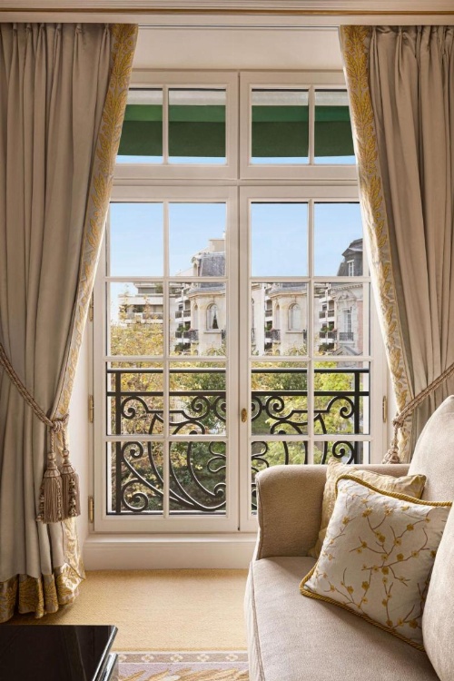 Shangri-La Hotel, Paris image 38