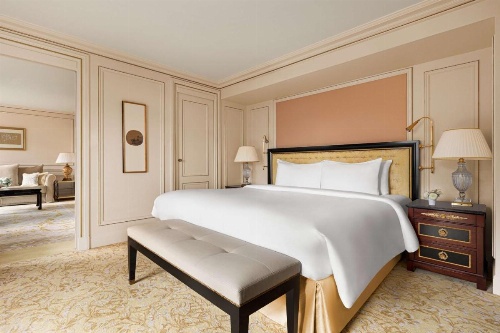 Shangri-La Hotel, Paris image 39