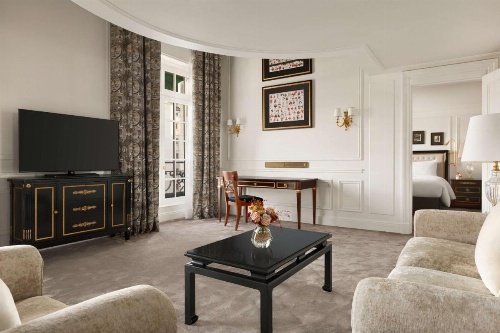 Shangri-La Hotel, Paris image 48