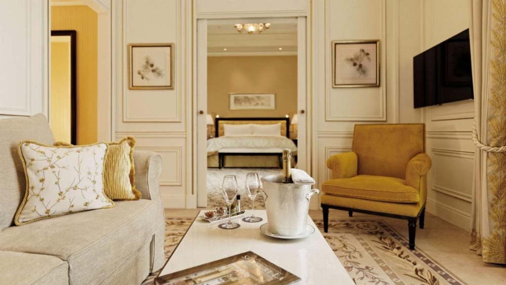 Shangri-La Hotel, Paris Image 49